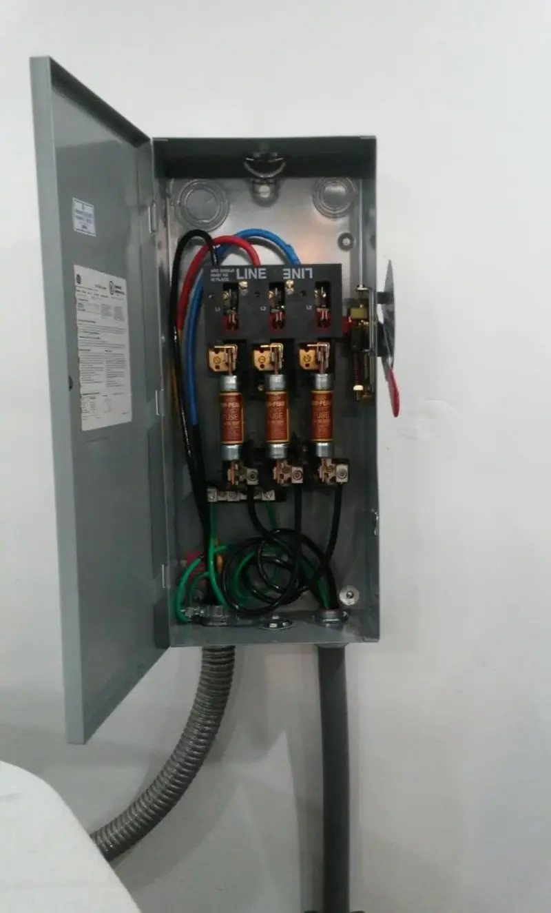 Three-phase disconnect switch installed for Electrical Wiring & Rewiring in North Alamo